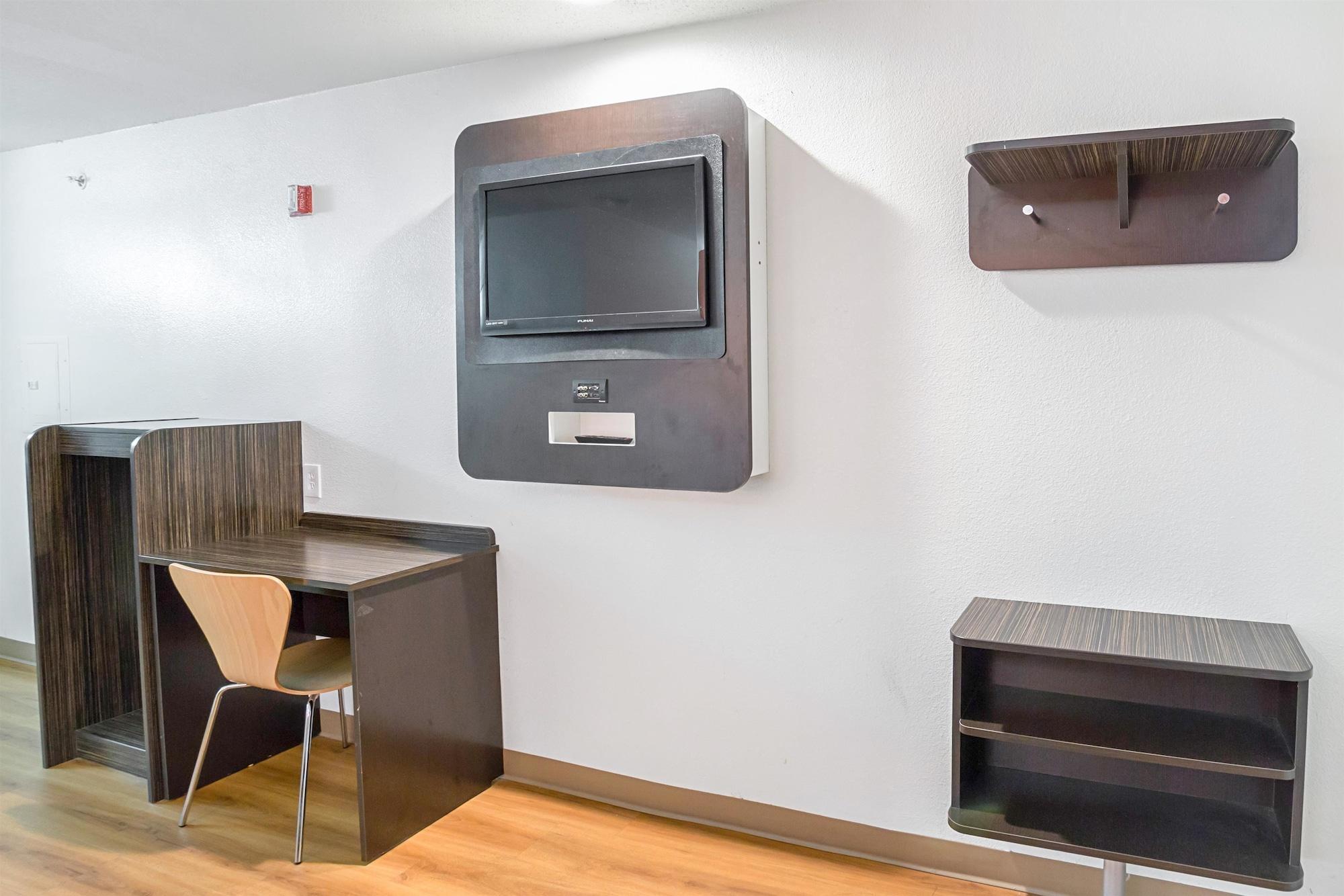 6-grand Prairie, Tx - Near Six Flags Drive Hotel 2*