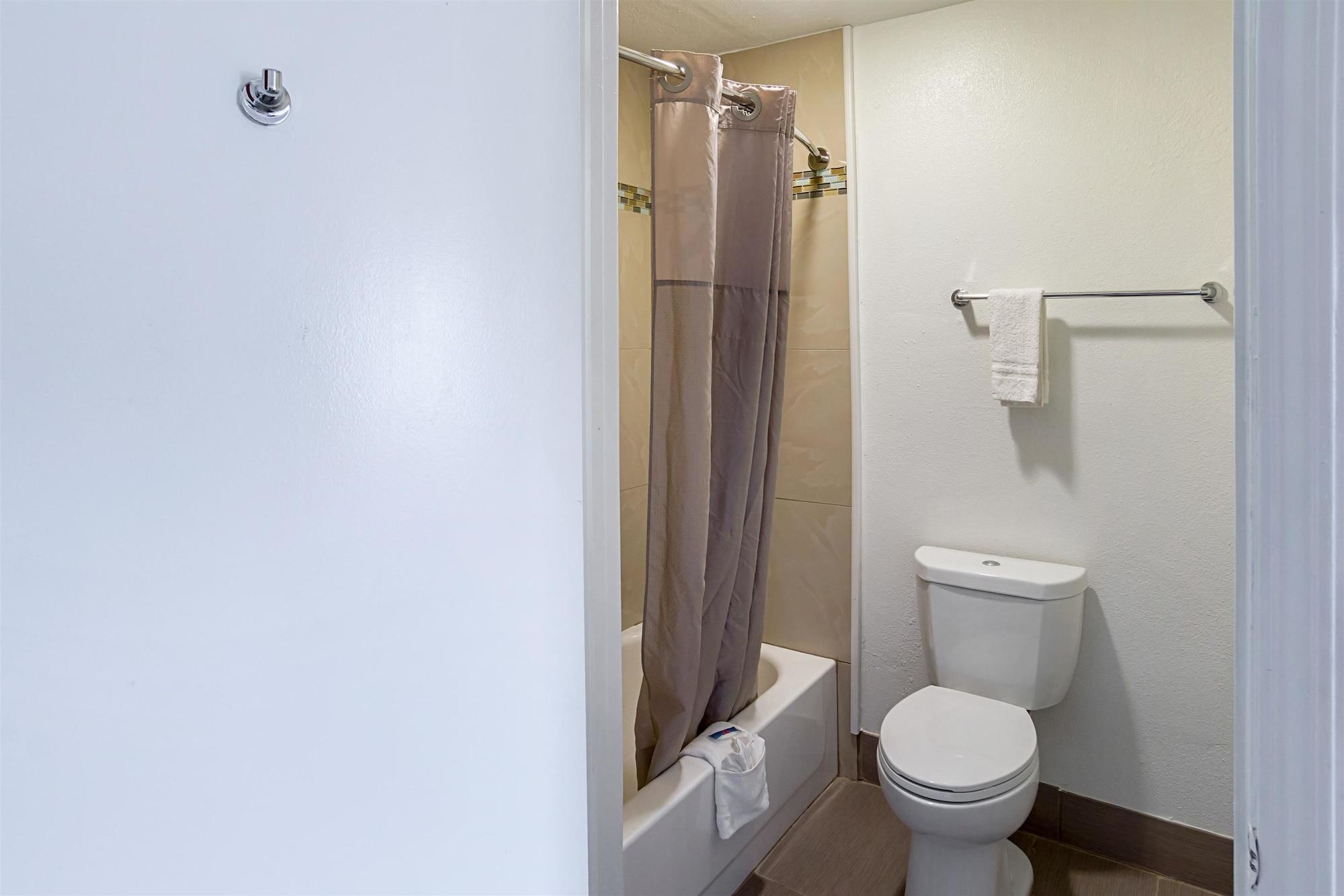 6-grand Prairie, Tx - Near Six Flags Drive Hotel
