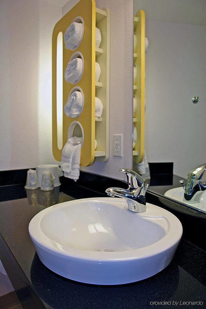 6-grand Prairie, Tx - Near Six Flags Drive 2*