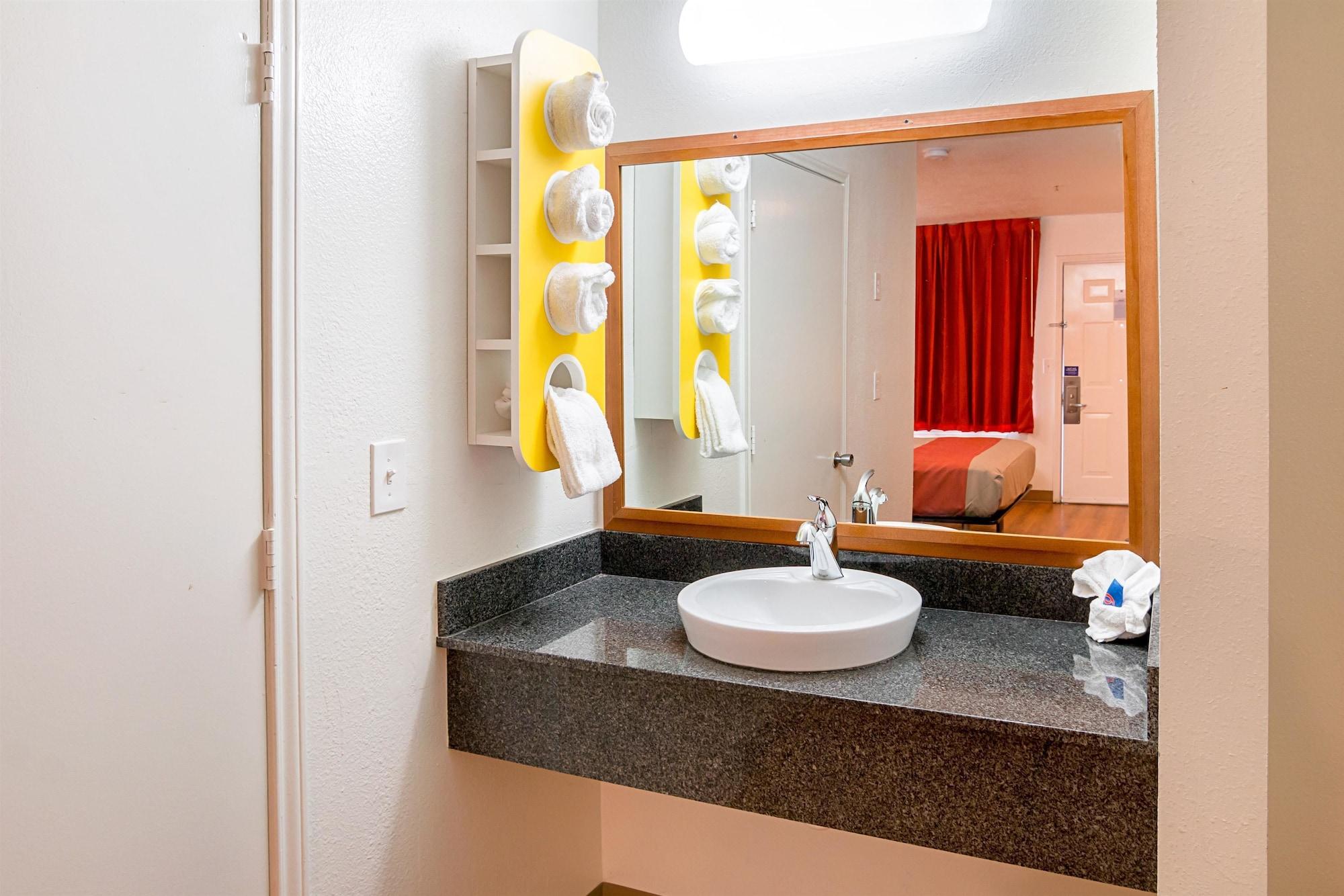 Hotel 6-grand Prairie, Tx - Near Six Flags Drive